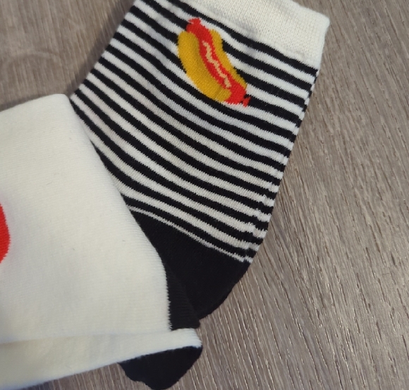 Kate Spade White and Black Socks with Red Apple, Hot Dog and Pretzel NWT - Picture 2 of 6